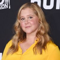 Amy Schumer brise le tabou de la trichotillomanie (et c'est important)