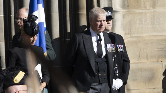 La présence du prince Andrew aux funérailles de la reine crée le malaise