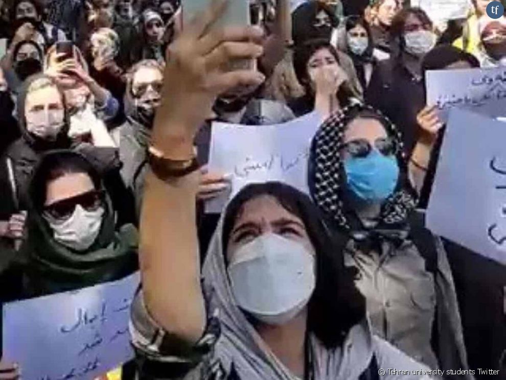 Une tribune signée par près d&#039;un millier de personnalités du cinéma français a également été adressée à l&#039;AFP et appelle à &quot;soutenir la révolte des femmes en Iran&quot;