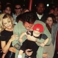     Il aurait frappé Pamela Anderson alors qu'elle tenait leur enfant en bas âge dans les bras    