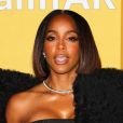     La chanteuse     Kelly Rowland    , ancienne Destiny's Child venue annoncer le vainqueur du prix, a rapidement pris la défense de Chris Brown sur scène en intimant au public de "chill out", autrement dit "de se détendre"    