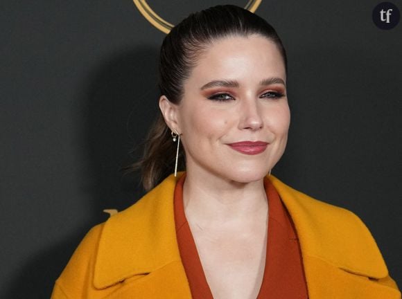 Au micro de son podcast, Sophia Bush a pour habitude de dénoncer les violences sexistes dont elle a pu faire elle-même l'objet dans l'industrie du divertissement. Toujours alerte, la star des "Frères Scott" a taclé la misogynie d'une scène de la série culte...