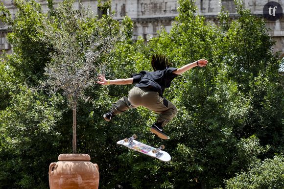 Skaters in a skate park in front of the Colosseum during the Street Skateboarding World Championships at the Colle Oppio Park in Rome, 18 June 2023. ANSA/FABIO FRUSTACI.