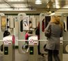 Dans cette note relayée par Le Parisien, la police fait en effet état de 57 000 plaintes déposées en 2020 pour violences sexuelles commises dans les transports en commun en Île-de-France, ce qui équivaut à 156 par jour.