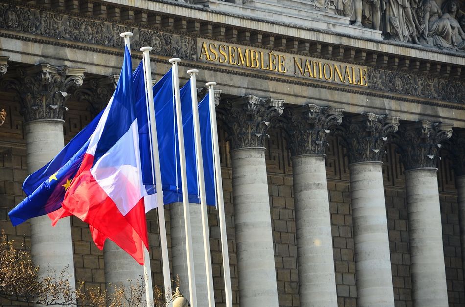 Le projet de loi constitutionnelle visant à intégrer la "liberté", donc, à l'IVG, au sein de la Constitution, est encore en cours de traitement.