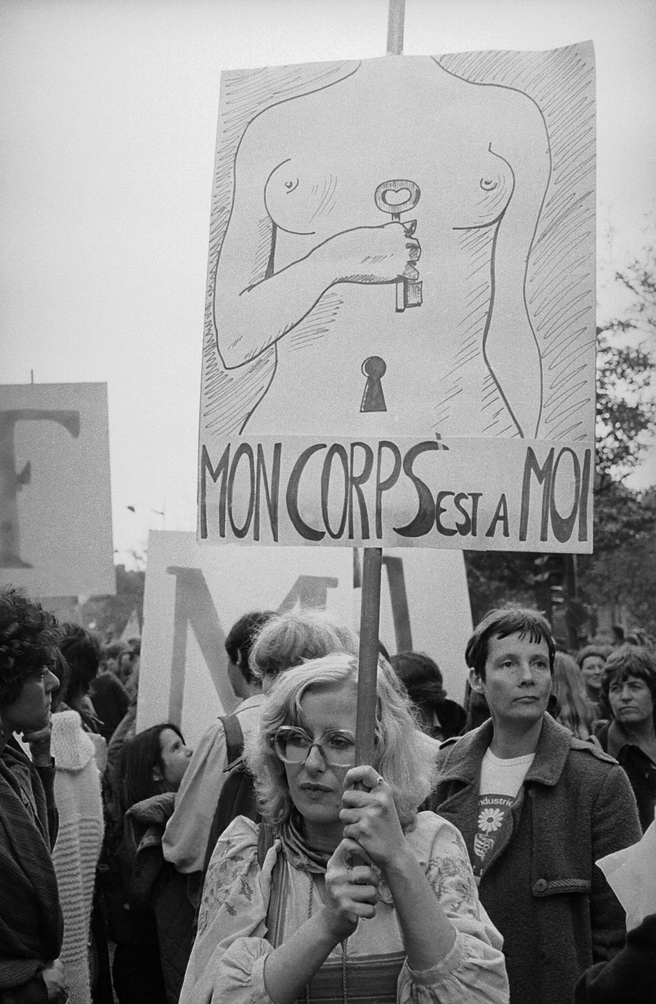 Lequel ? Simple : le choix des mots. Cela ne vous aura pas échappé : on parle ici de "liberté" et pas de "droit", comme dans "droit fondamental".