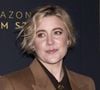 Greta Gerwig sera la présidente du Festival de Cannes 2024, qui se tiendra du 14 au 25 mai prochains. Une nouvelle édition qui à peine annoncée s'avère déjà loin d'être anecdotique, et pour cause : avec cette nomination tout à fait stylée, la réalisatrice du méga hit pop féministe "Barbie" écrit déjà l'histoire à sa manière.
Greta Gerwig - People à la projection du film "The Boys in the Boat" au Musée d'Art Moderne à New York. Le 13 décembre 2023 