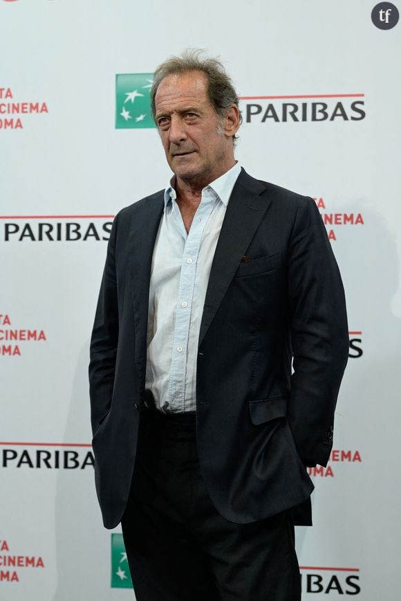  L'acteur sexagénaire l'énonce : "Nous les hommes devons aider les femmes à construire leur souveraineté et atteindre une égalité parfaite et ne plus jamais la remettre en cause".  
October 25, 2023, Rome, Italy: Vincent Lindon attends the photocall of the movie Ã¢â‚¬Å"Comme un Fils (Like a Son)Ã¢â‚¬Â during the 18th Rome Film Festival at Auditorium Parco Della Musica on October 25, 2023 in Rome, Italy. (Credit Image: © Fabrizio Corradetti/LPS via ZUMA Press Wire)