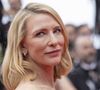 Par delà ses rôles hyper emblématiques, on connaît Cate Blanchett pour son envergure d'égérie fashion. A l'instar de Tilda Swinton, l'éternelle Galadriel éblouit tapis rouges et shooting photos de son charisme extraterrestre et de sa présence électrisante. Mais chez l'actrice, rien n'est jamais anodin, même les strass ! 
Cate Blanchett - Montée des marches du film " The Apprentice " lors du 77ème Festival International du Film de Cannes, au Palais des Festivals à Cannes. Le 20 mai 2024 © Olivier Borde / Bestimage 