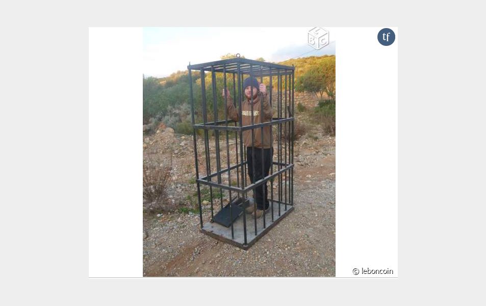 Une cage de torture en vente sur Internet