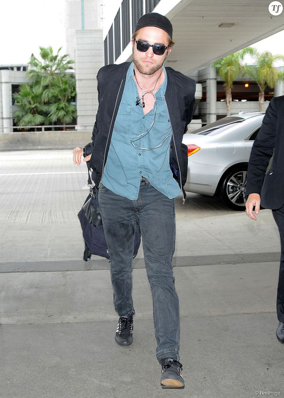 Robert Pattinson arrive à l&#039;aéroport LAX de Los Angeles pour prendre un avion pour Toronto. Le 8 septembre 2014  