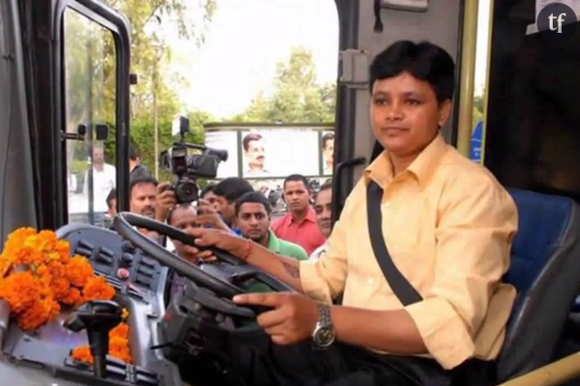 A 30 ans, Venkadarath Saritha est la première femme à conduire un bus dans la capitale indienne.