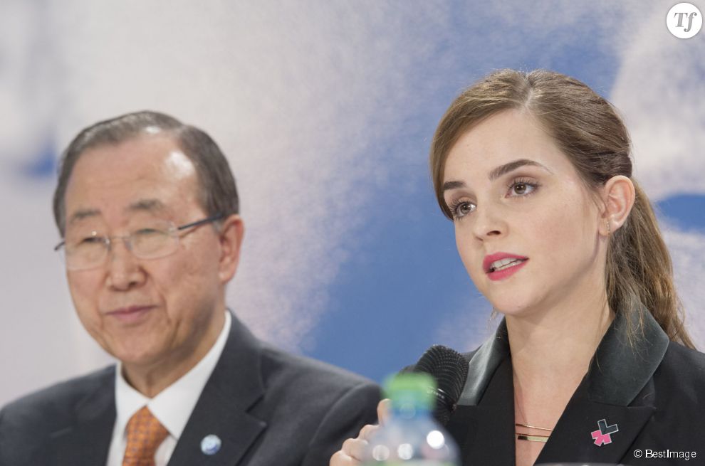  Emma Watson, en présence du premier ministre suédois Stefan Löfven, participe à une conférence de presse &quot;UN Women&quot; lors du 45ème Forum Economique Mondial de Davos. Le 23 janvier 2015  