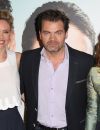 Clovis Cornillac, sa femme Lilou Fogli et l'actrice Mélanie Bernier à la première de leur film Un peu, beaucoup, aveuglément à Paris le 4 mai 2015