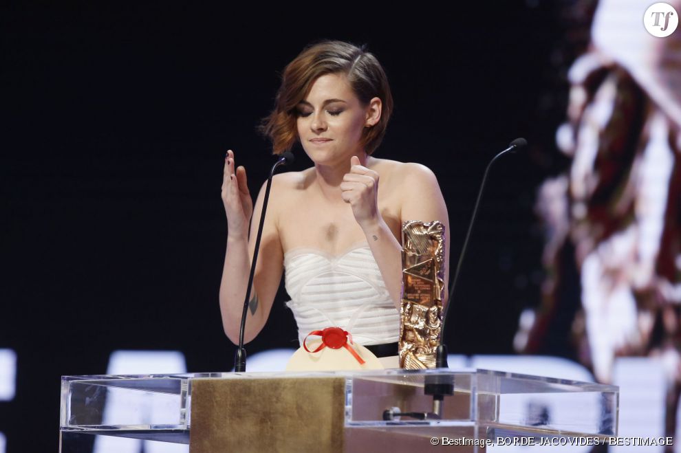 Kristen Stewart pendant son discours aux César
