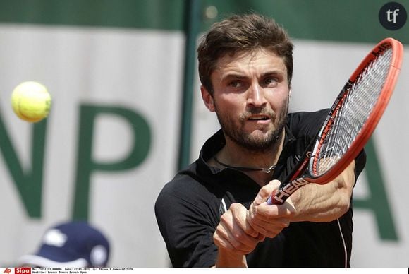 Gilles Simon, tete de série numéro 12 de Roland-Garros, est favori du 3e tour qui l'oppose à Nicolas Mahut.