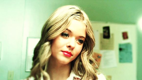 Pretty Little Liars saison 6 : Sasha Pieterse balance une énorme révélation sur Charles