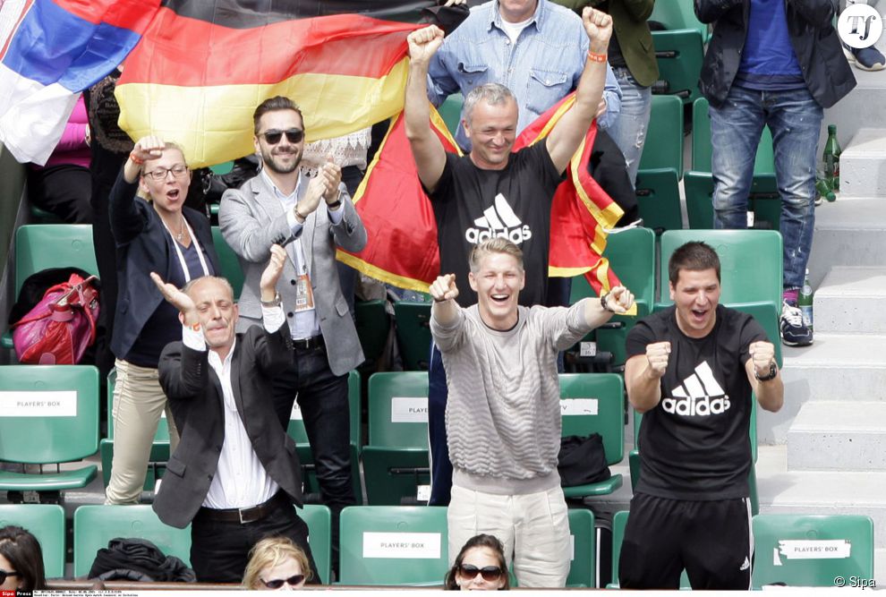 Schweinsteiger est actuellement à Roland-Garros, dans le clan Ivanovic, pour soutenir la serbe en quête d&#039;un deuxième titre à Paris.