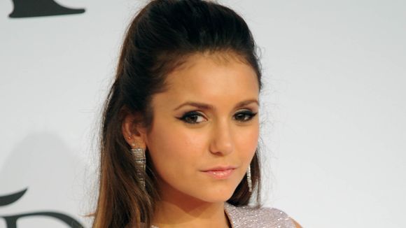 Nina Dobrev : elle a rencontré l'homme de ses rêves ! (photos)