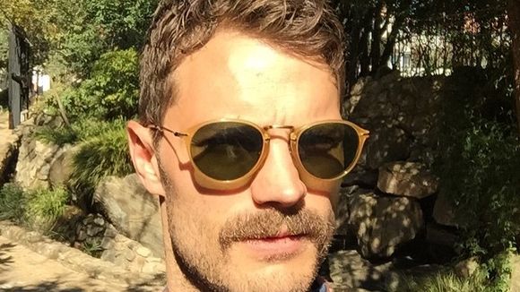 Jamie Dornan : il explique pourquoi il évite d'aller sur Twitter
