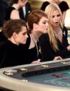 Kristen Stewart et Julianne Moore partageaient également leur table avec le mannequin Lara Stone