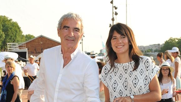 Estelle Denis : pourquoi elle ne veut toujours pas se marier avec Raymond Domenech