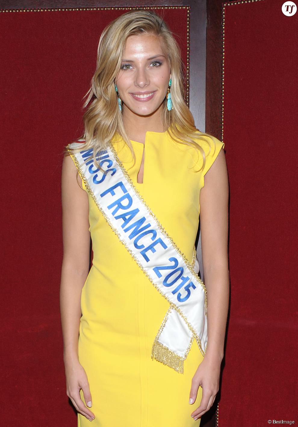 Camille Cerf (Miss France 2015) pose au Grand Hotel à Paris, le 3 juin 2015.