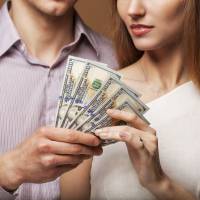 43% des femmes ne savent pas combien gagnent leur conjoint