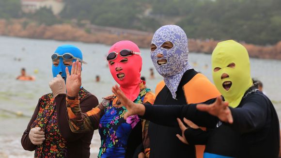 Le face-kini : quand les Chinois enfilent leur cagoule pour combattre le soleil