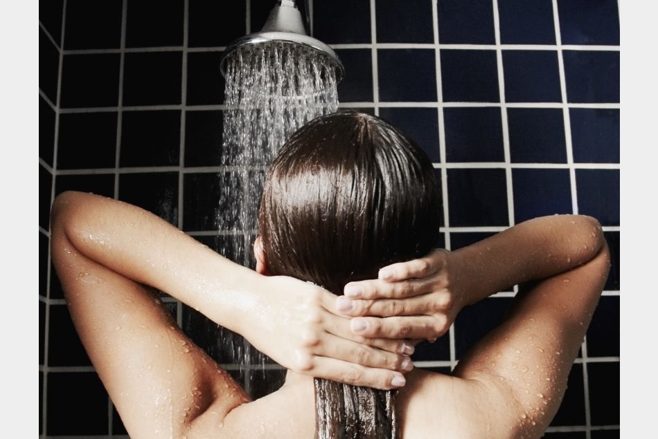 L'eau de votre douche pourrait bien être néfaste pour vos cheveux