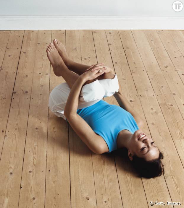 5 postures de yoga faciles pour soulager le mal de dos Terrafemina