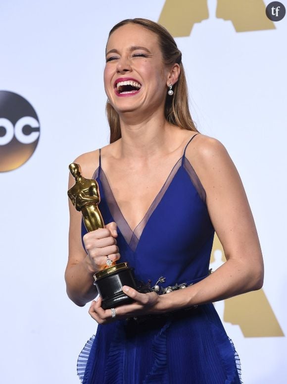 Brie Larson reçoit son Oscar en 2016