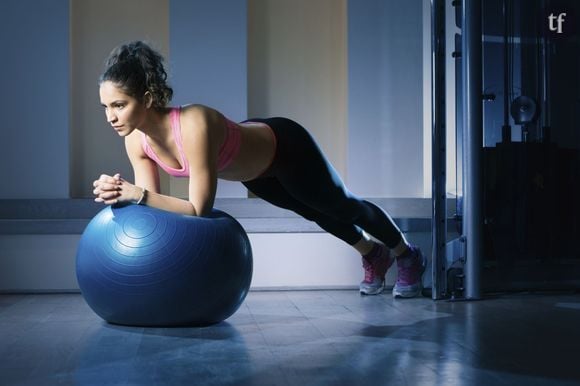 Avec ou sans matériel, exercez-vous aux exercices de pilates