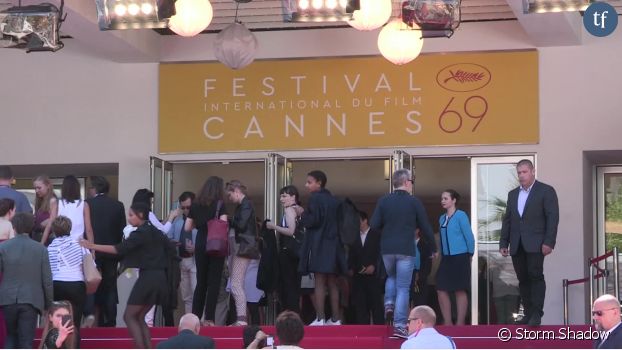 Kristen Stewart et Alicia Cargile montent les marches du Festival de Cannes pour &quot;American Honey&quot;