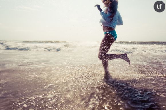 Courir dans l'eau pour dessiner ses cuisses