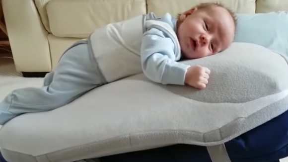 10 millions de personnes ont vu cette vidéo d'un bébé se faisant bercer