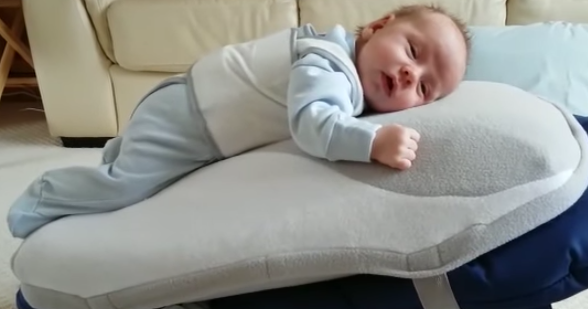 10 millions de personnes ont vu cette vidéo d'un bébé se faisant bercer -  Terrafemina