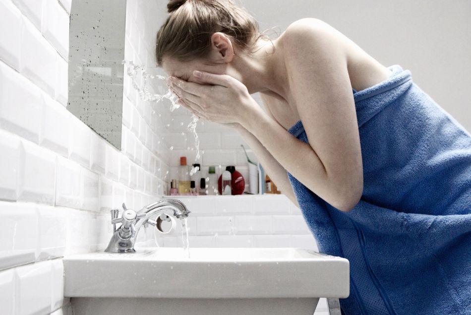 6 erreurs que vous commettez sûrement dans votre salle de bain