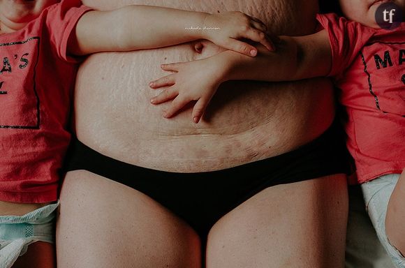 Elle photographie le corps des femmes après l'accouchement pour les encourager à s'aimer