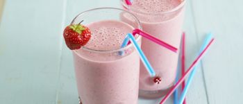 5 Recettes De Smoothie Au Yaourt A Deguster Frais L Ete Terrafemina