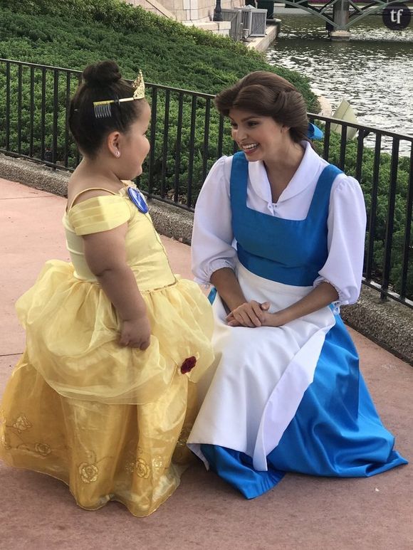 Cette petite fille de 7 ans rencontre son idole à Disneyland et fait fondre le web