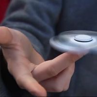 Le hand spinner : c'est quoi ce nouveau jouet qui cartonne ?