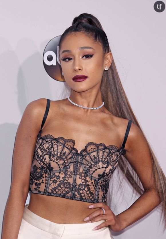Ariana Grande aux American Music Awards à Los Angeles, le 20 novembre 2016 