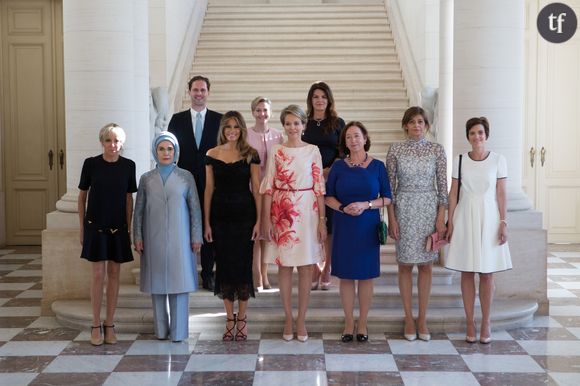 La photo officielle des Premières dames au sommet de l'OTAN le 26 mai 2017