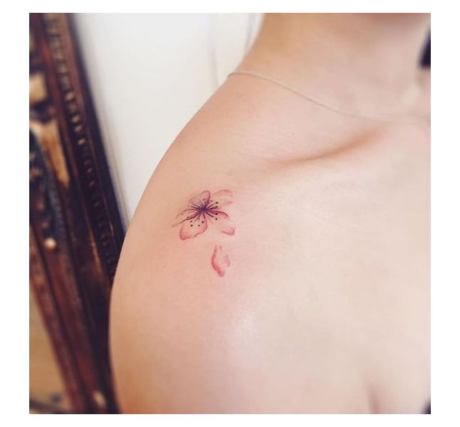 15 Idees De Petits Tatouages Qui Vont Vous Faire Craquer Immediatement Terrafemina