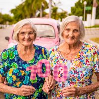 Ces mamies jumelles ont fêté leur 100e anniversaire avec un photoshoot féérique