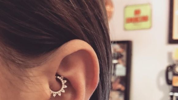 Daith piercing : la nouvelle tendance piercing d'oreille qui cartonne sur Instagram