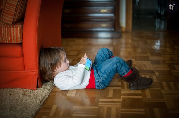 Des ONG prônent l'interdiction des téléphones portables pour enfants