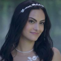 Riverdale saison 2 : Camila Mendes (Veronica) révèle son secret pour être bien dans sa peau