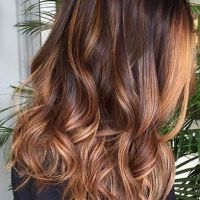 Le foilyage, la tendance balayage qui va ravir les brunettes